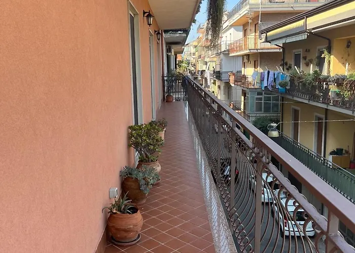 Con Private アパート *